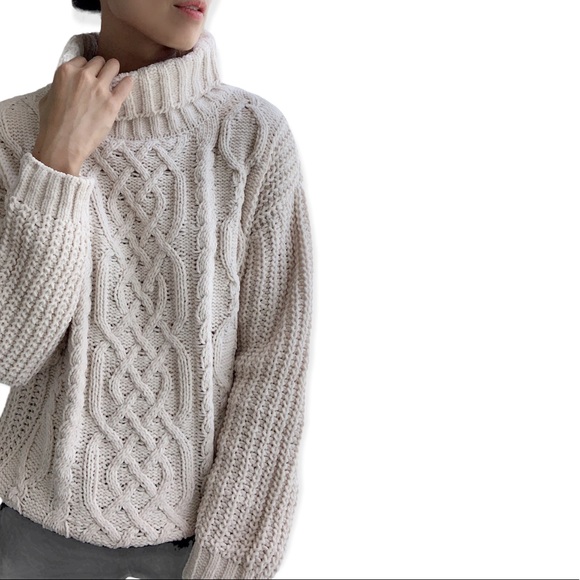 CABLE KNIT FISHERMAN SWEATER - ECRU - Picture 8 of 12